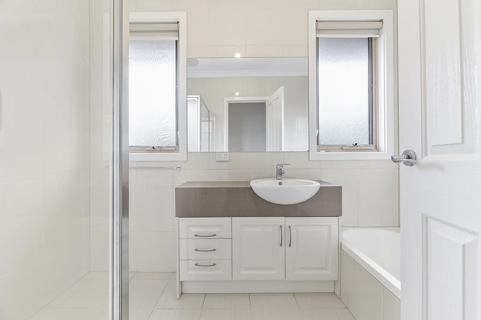 Additional image 8 of 2/5 Pine Tree Avenue, Glen Waverley VIC 3150