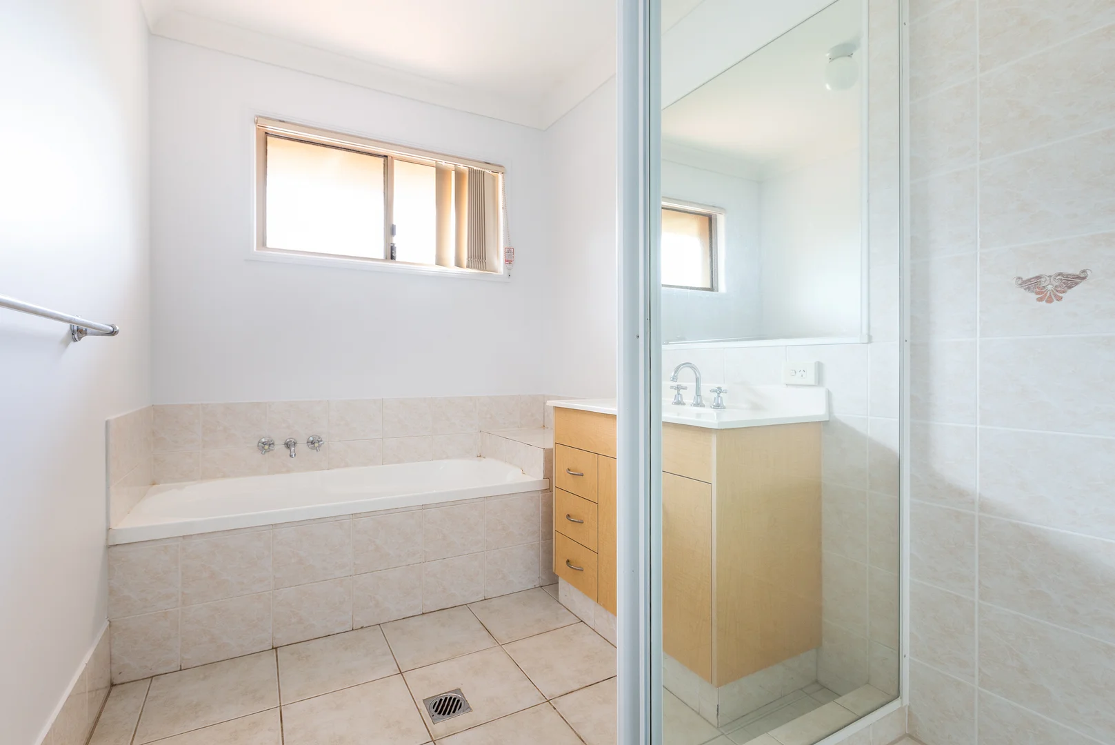 Additional image 10 of 28 Clear River Boulevard, Ashmore QLD 4214