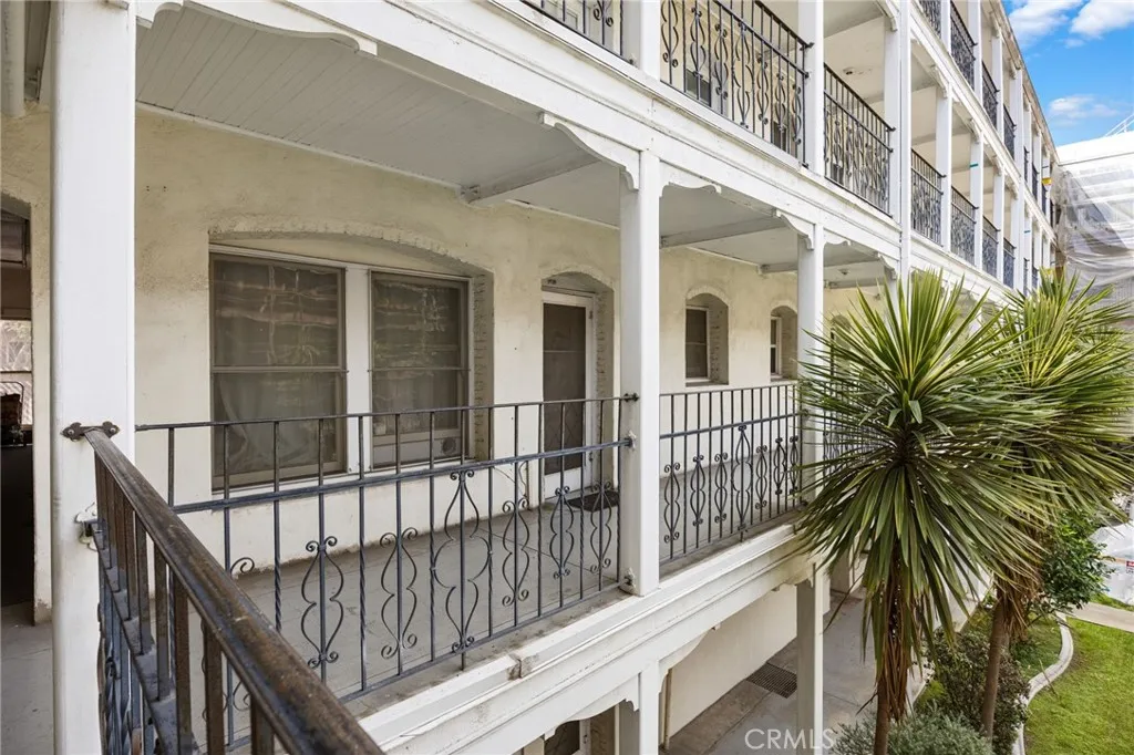 Additional image 3 of 4125 S Figueroa St Unit 202, Los Angeles, CA 90037
