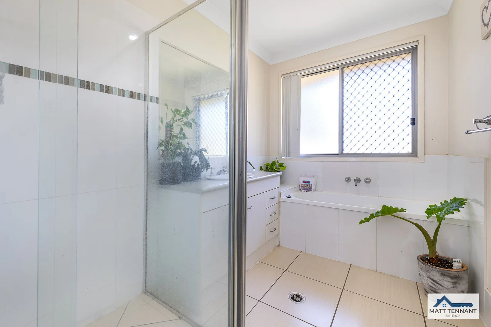 Additional image 4 of 25 GREEN PLACE, Redland Bay QLD 4165