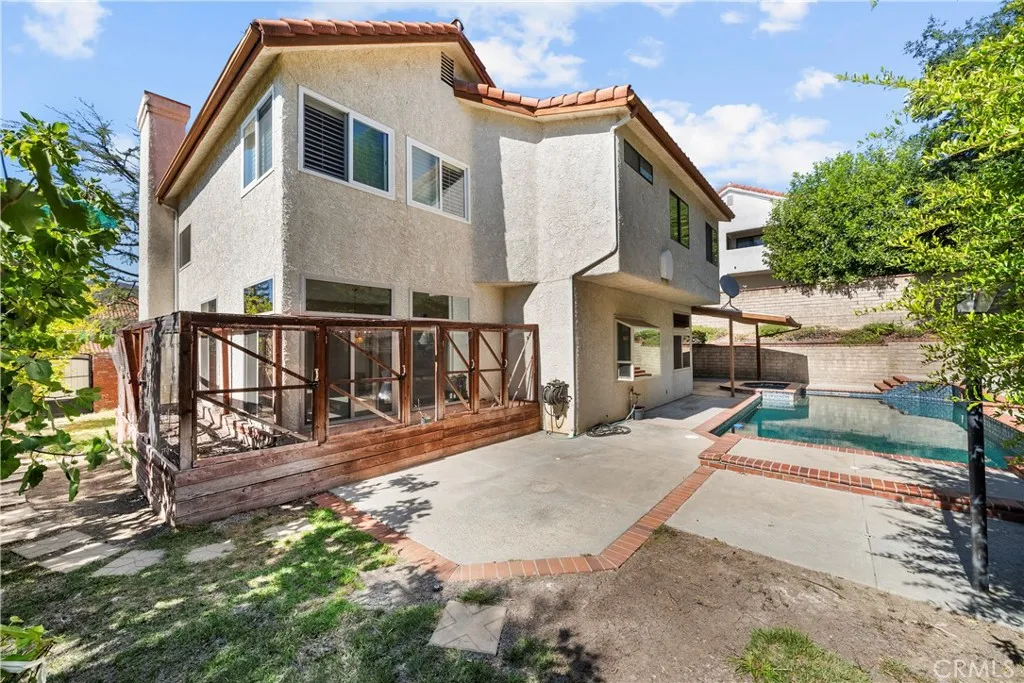 6056 Lake Lindero Dr, Agoura Hills, CA 91301