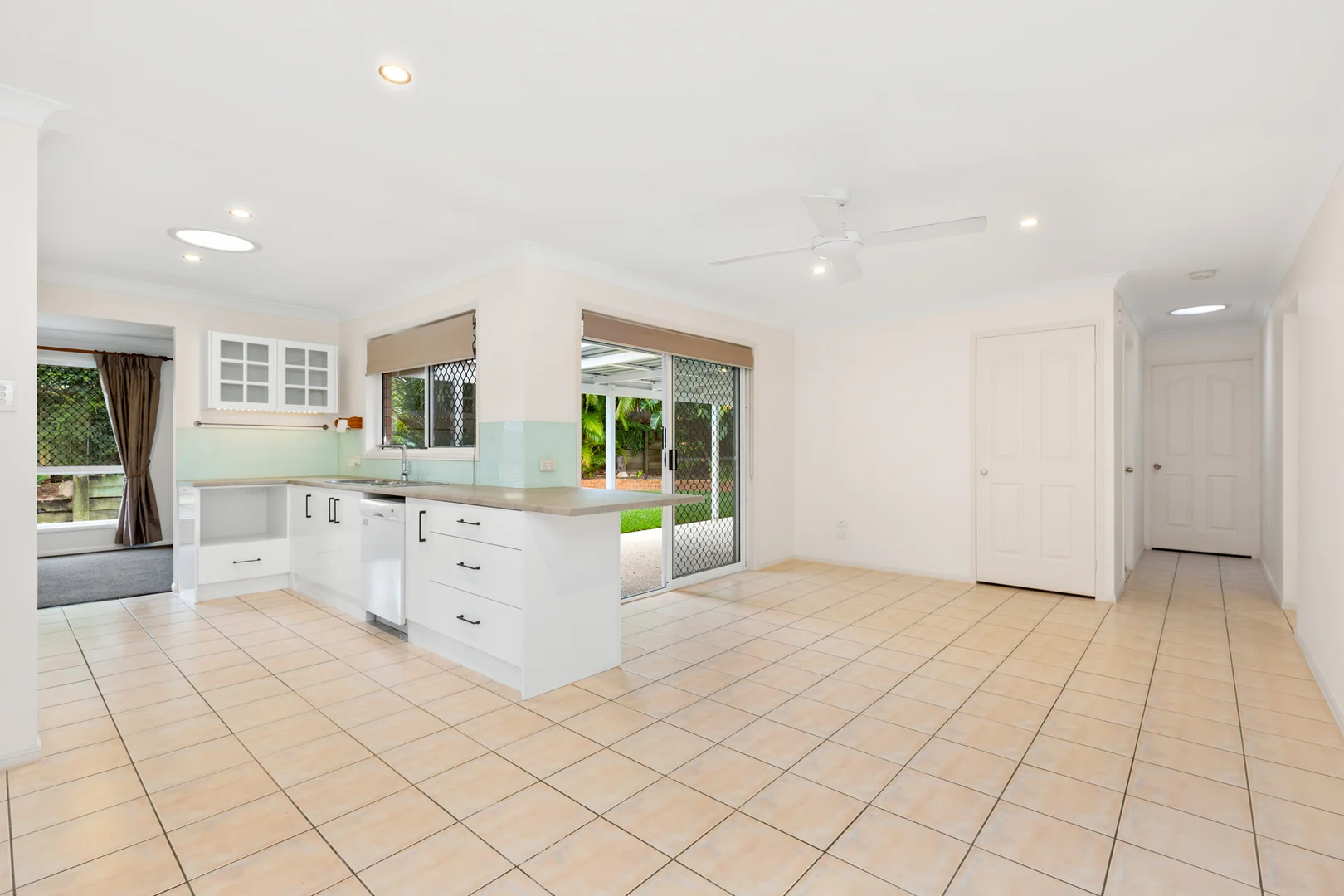 Additional image 5 of 13 Sunnyvale Place, Belmont QLD 4153