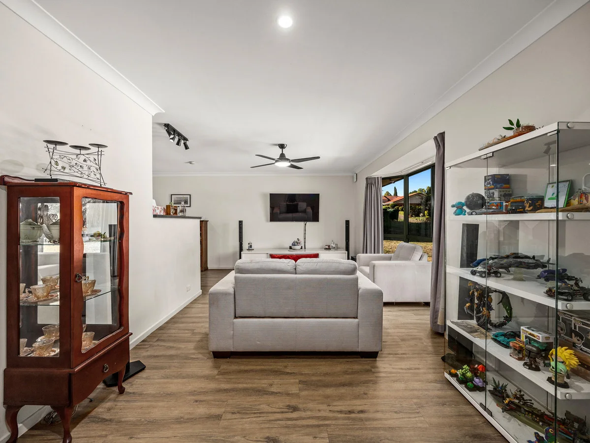 Additional image 3 of 8 McDougall Close, Silkstone QLD 4304