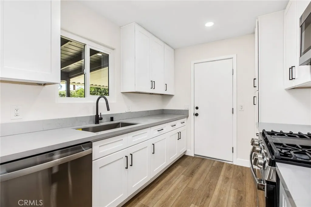 Additional image 20 of 579 W Mayberry Avenue, Hemet, CA 92543