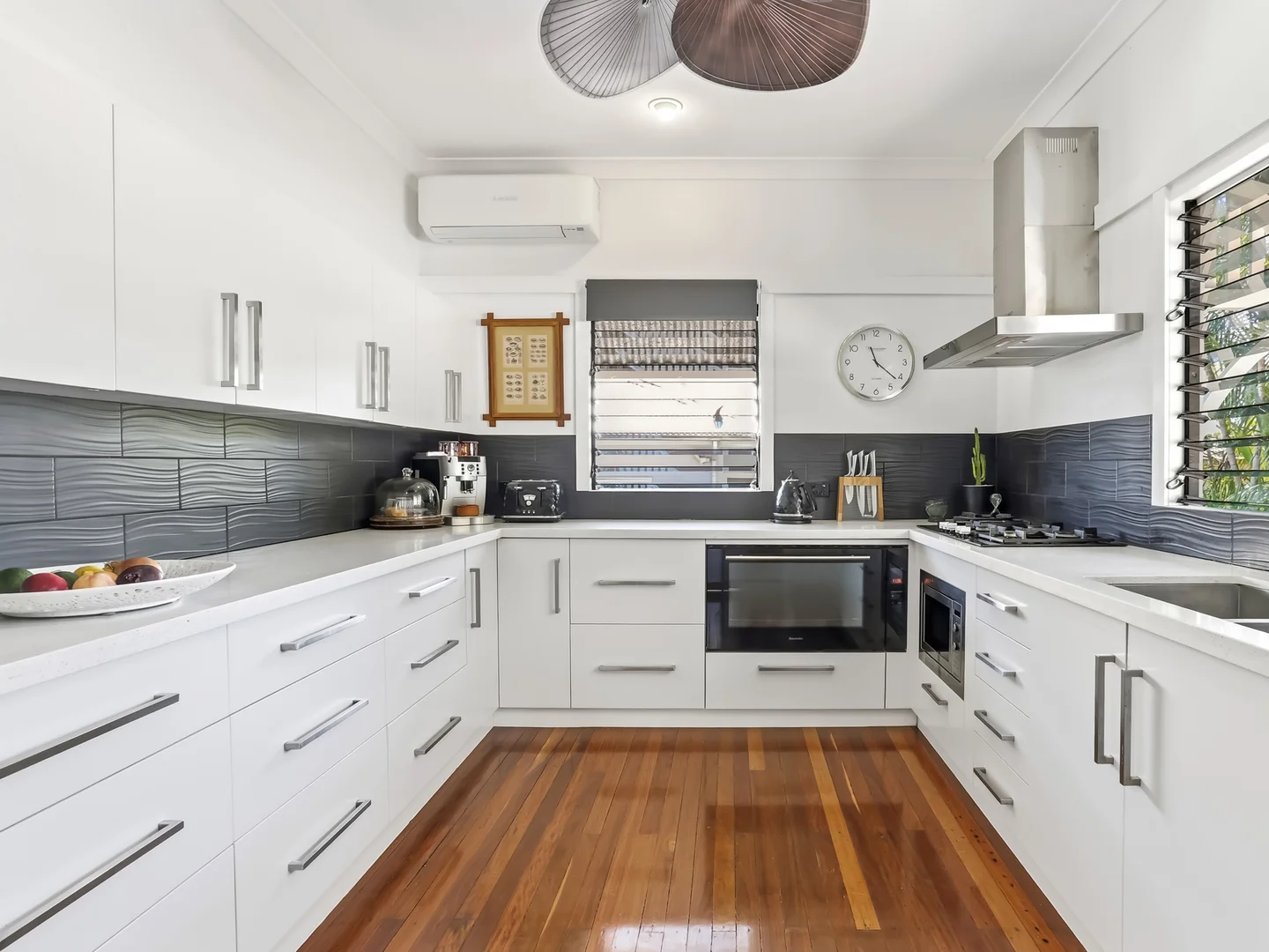 Additional image 9 of 35-37 Sydney Street, Labrador QLD 4215