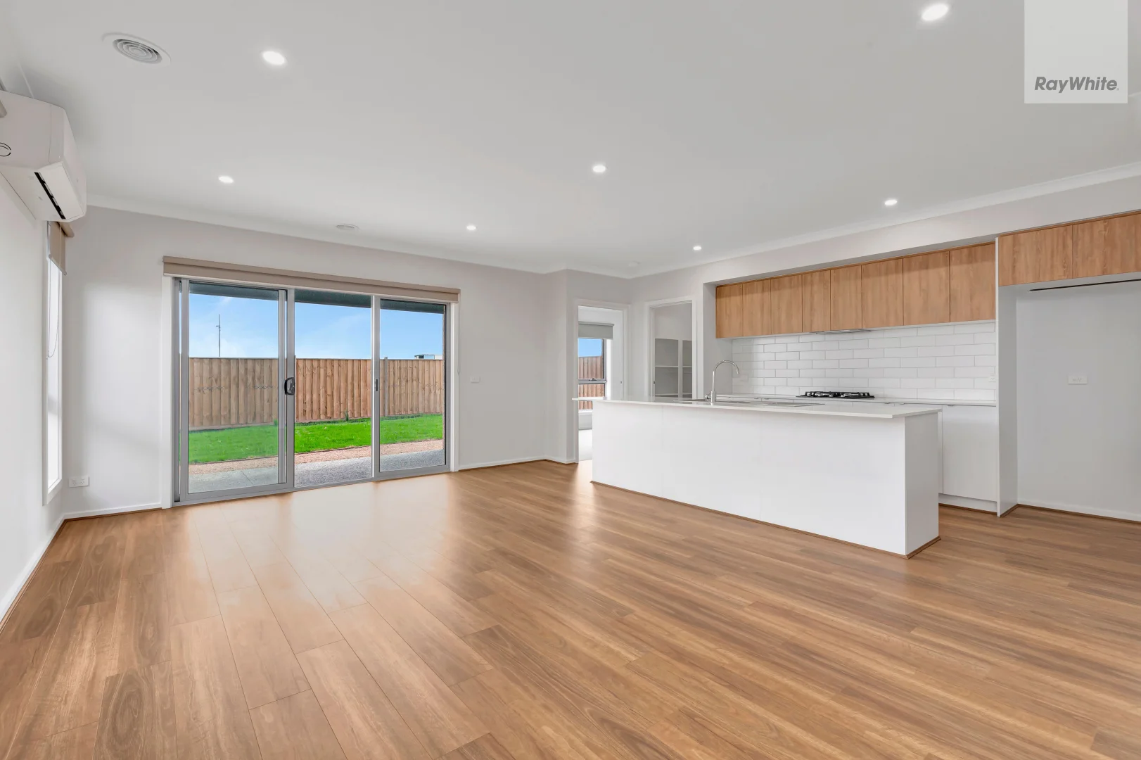 Additional image 3 of 21 Bluestar Grove, Thornhill Park VIC 3335