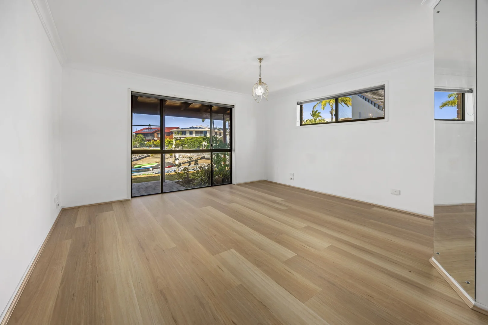 2 Samarai Avenue, Runaway Bay QLD 4216 photo 4