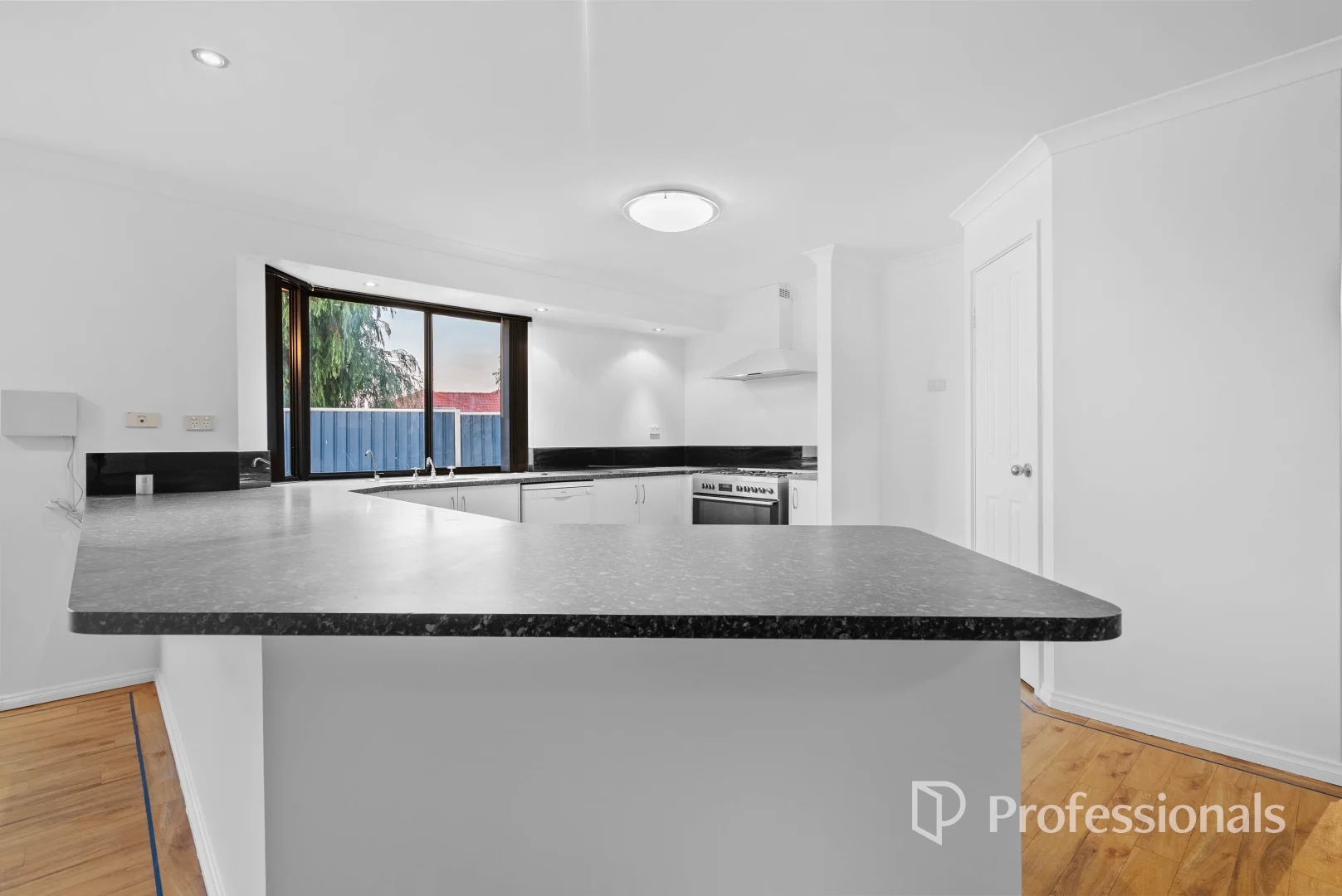 Additional image 11 of 6 Knutsford Crescent, Port Kennedy WA 6172