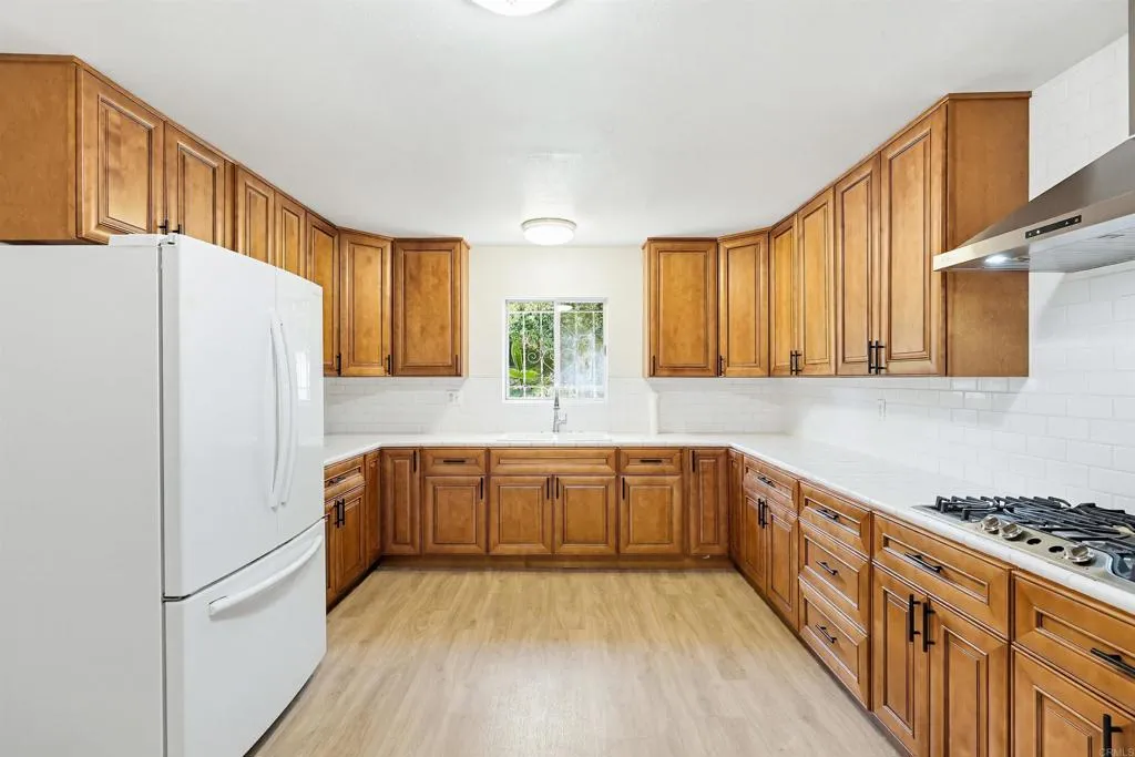 Additional image 63 of 7128 Jacmar Avenue, San Diego, CA 92114