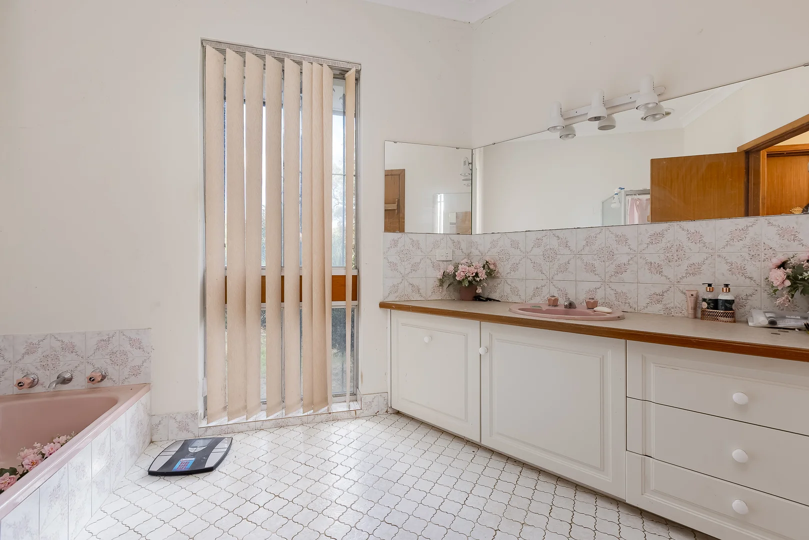 Additional image 16 of 8 Mckenize Grove, Kelmscott WA 6111