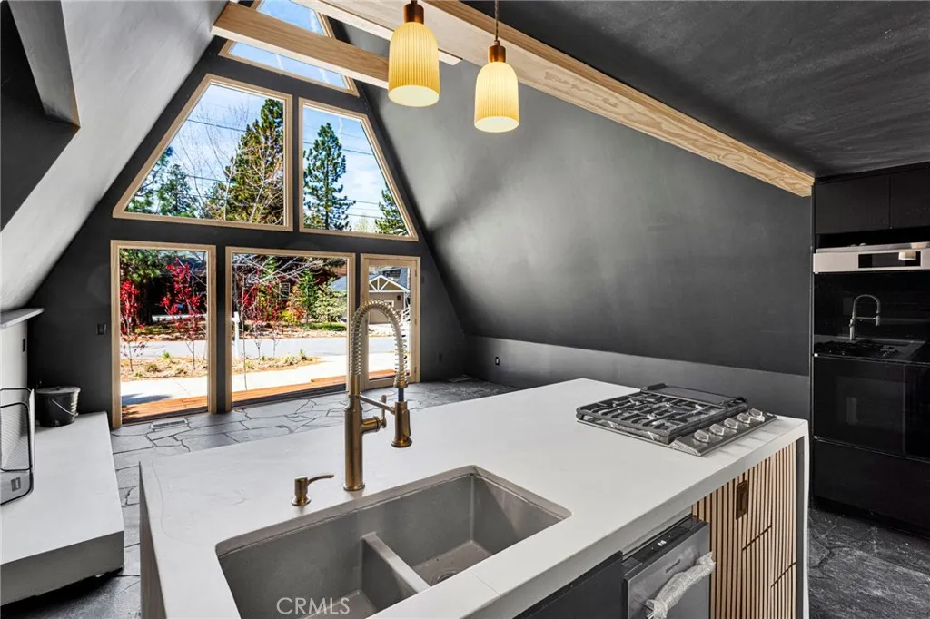 Additional image 118 of 605 Ponderosa Dr, Big Bear Lake, CA 92315
