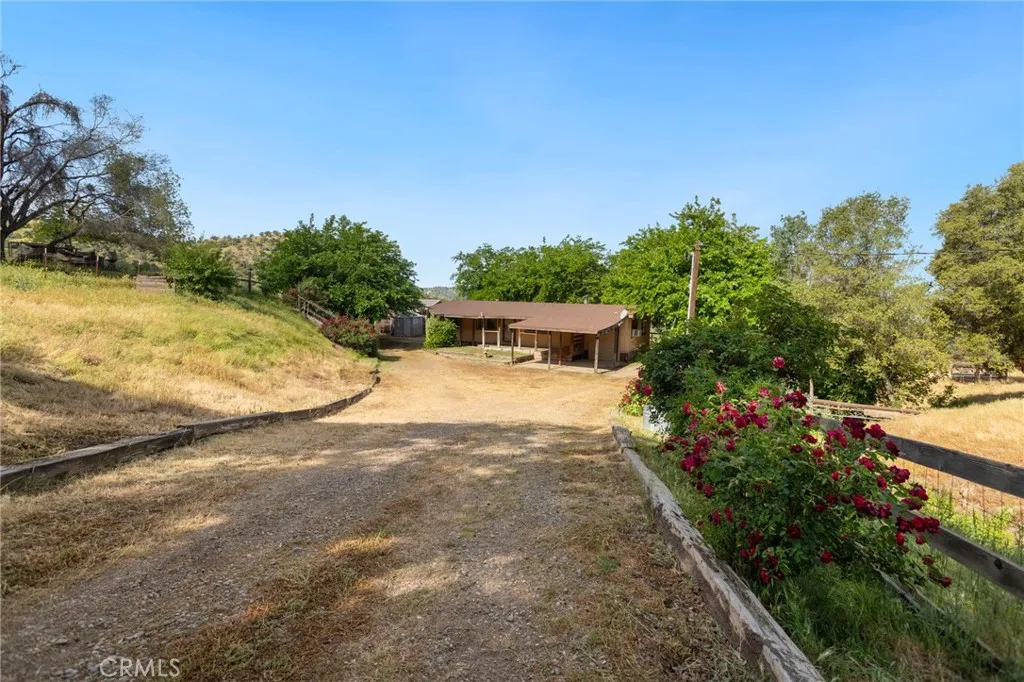 Additional image 3 of 39569 Clover Ln, Squaw Valley, CA 93675