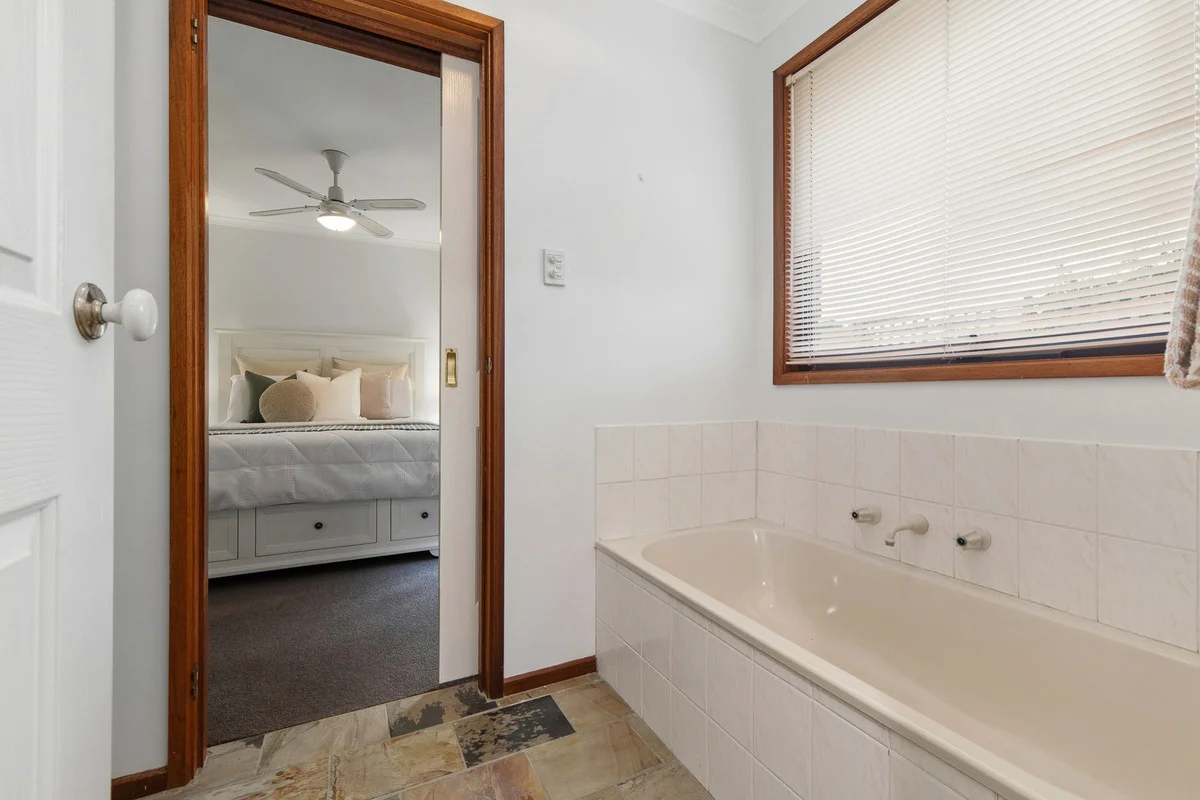 Additional image 13 of 4 Rowellyn Avenue, Carrum Downs VIC 3201