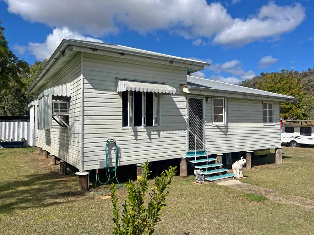 27 Simon Street, Gayndah QLD 4625