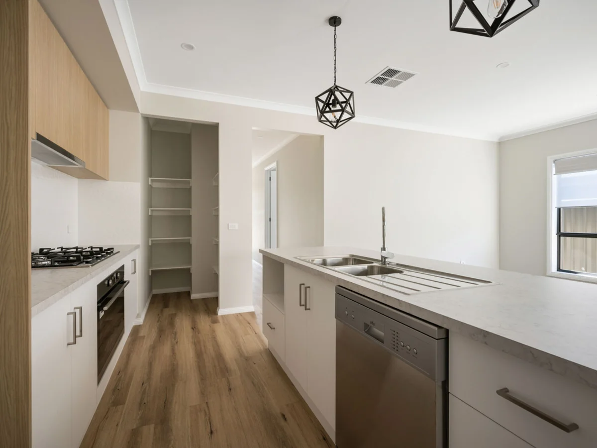 Additional image 2 of 50 Ledbury Circuit, Wodonga VIC 3690