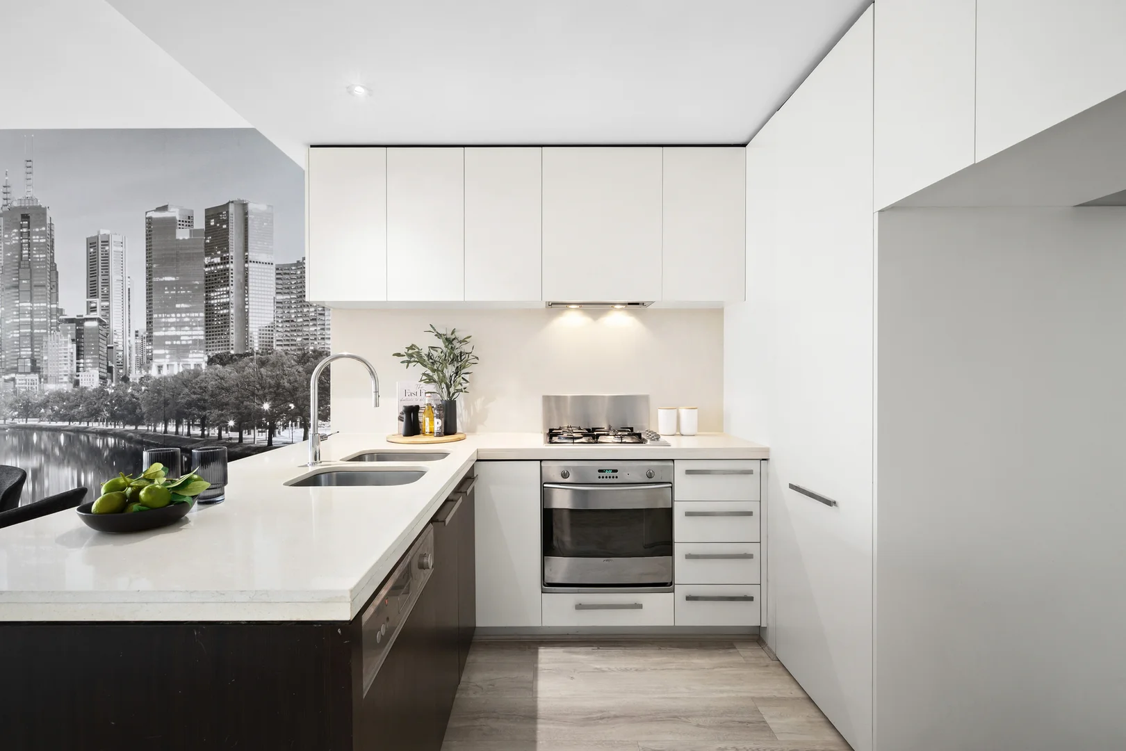 Additional image 3 of 607/1 Roy Street, Melbourne VIC 3004