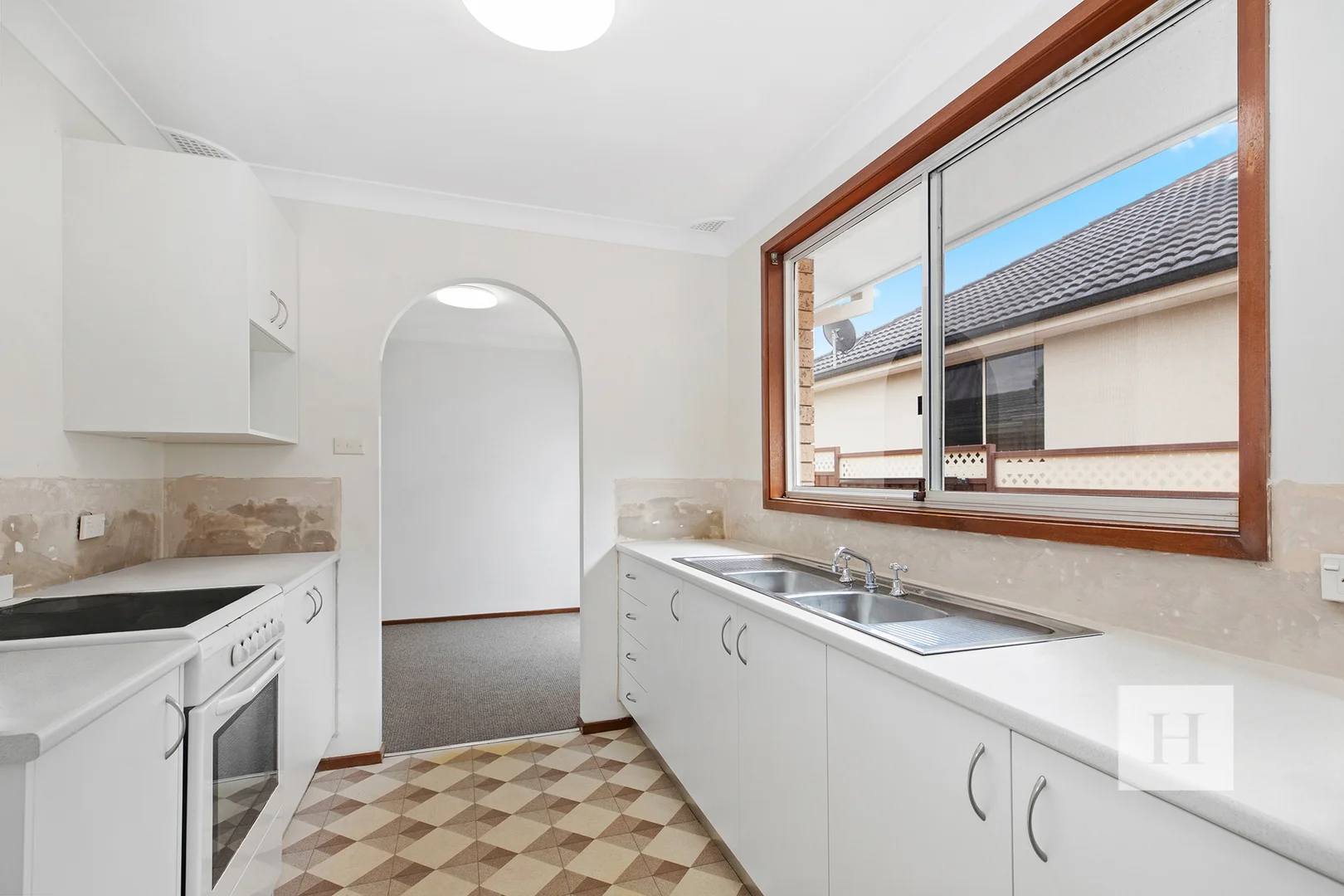 Additional image 7 of 5/6-8 Lake St, Budgewoi NSW 2262