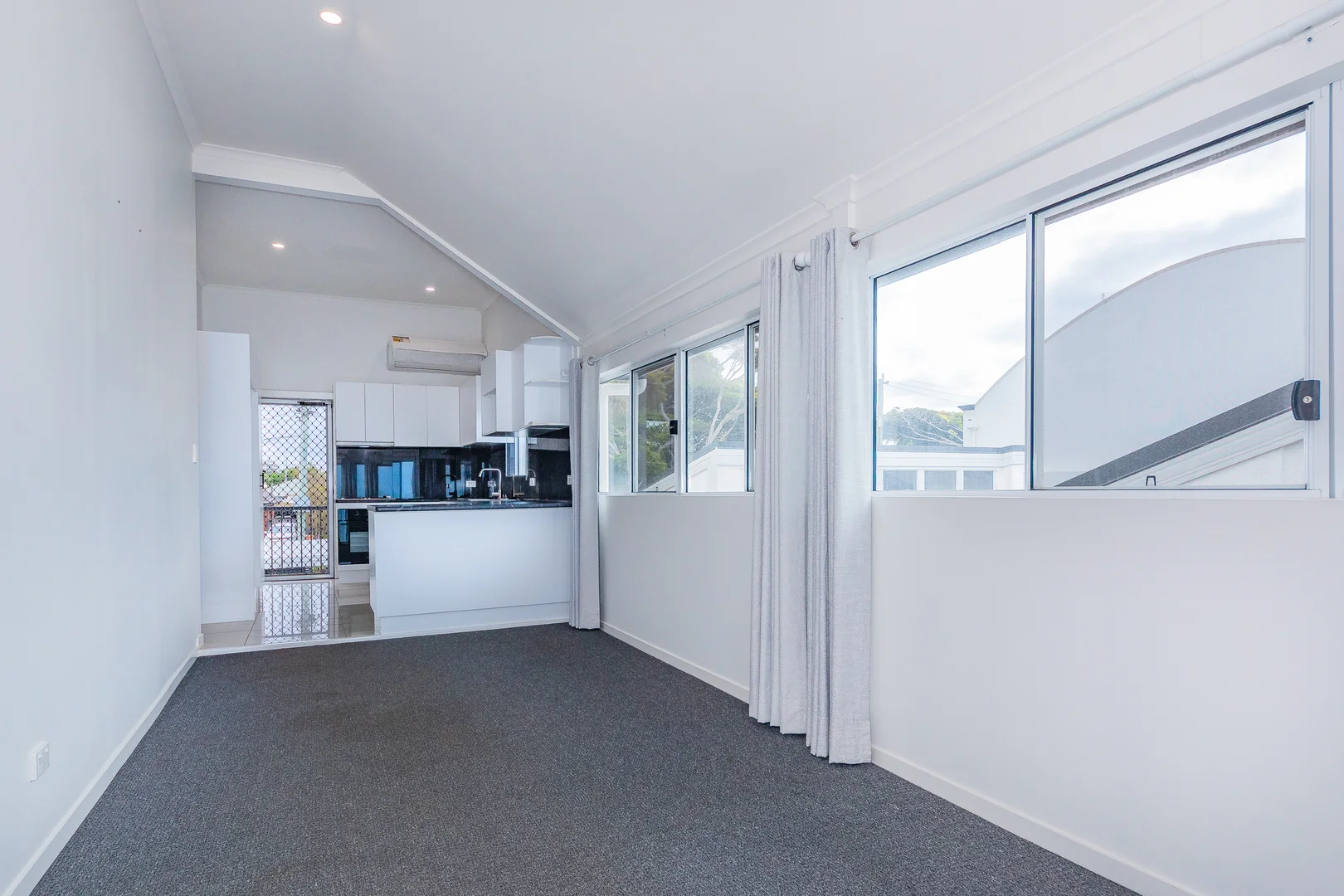 Additional image 5 of 4/90 Prince Edward Parade, Redcliffe QLD 4020