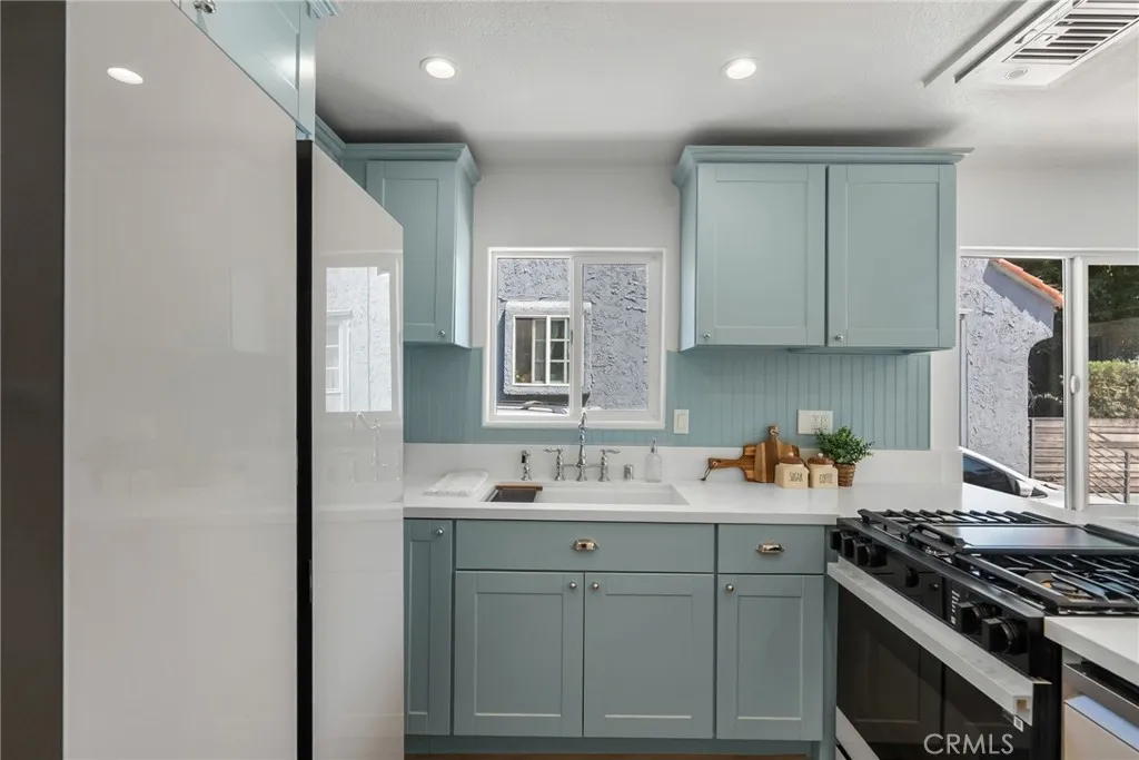 Additional image 12 of 3705 S St Andrews Pl, Los Angeles, CA 90018