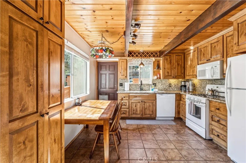 Additional image 46 of 108 W Aeroplane Boulevard, Big Bear City, CA 92314
