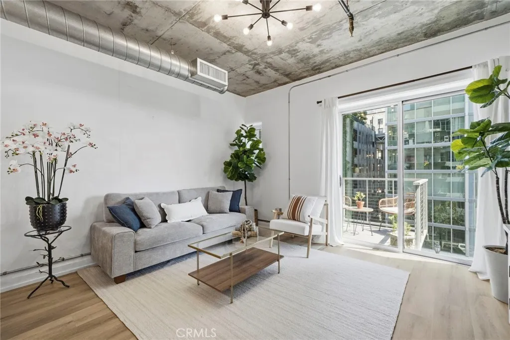 Additional image 4 of 645 W 9th St #424, Los Angeles, CA 90015