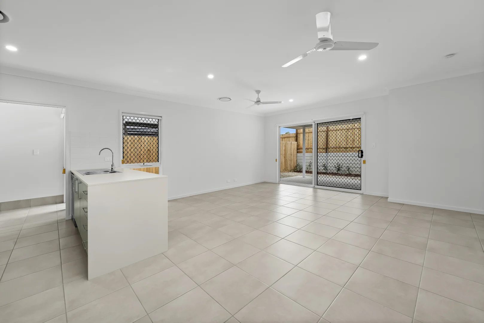 24 Wallum Crescent, Warner QLD 4500 photo 3