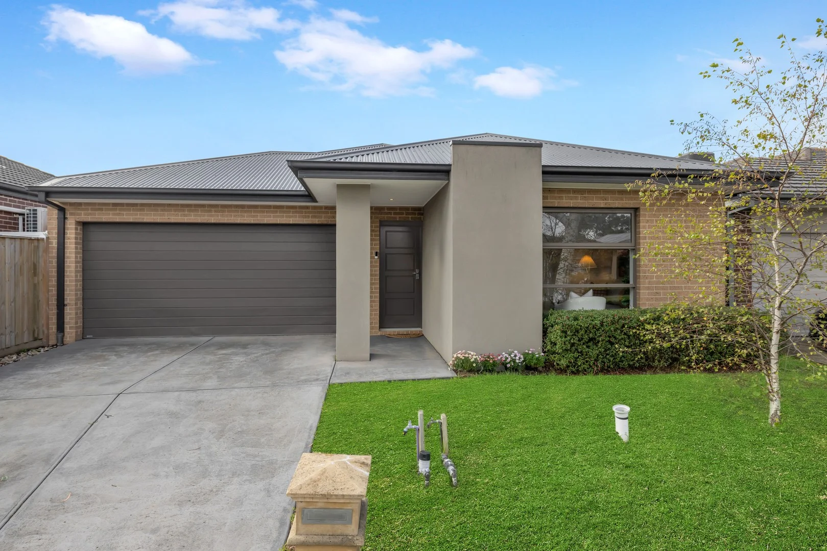 8 Brocker Street, Clyde North VIC 3978