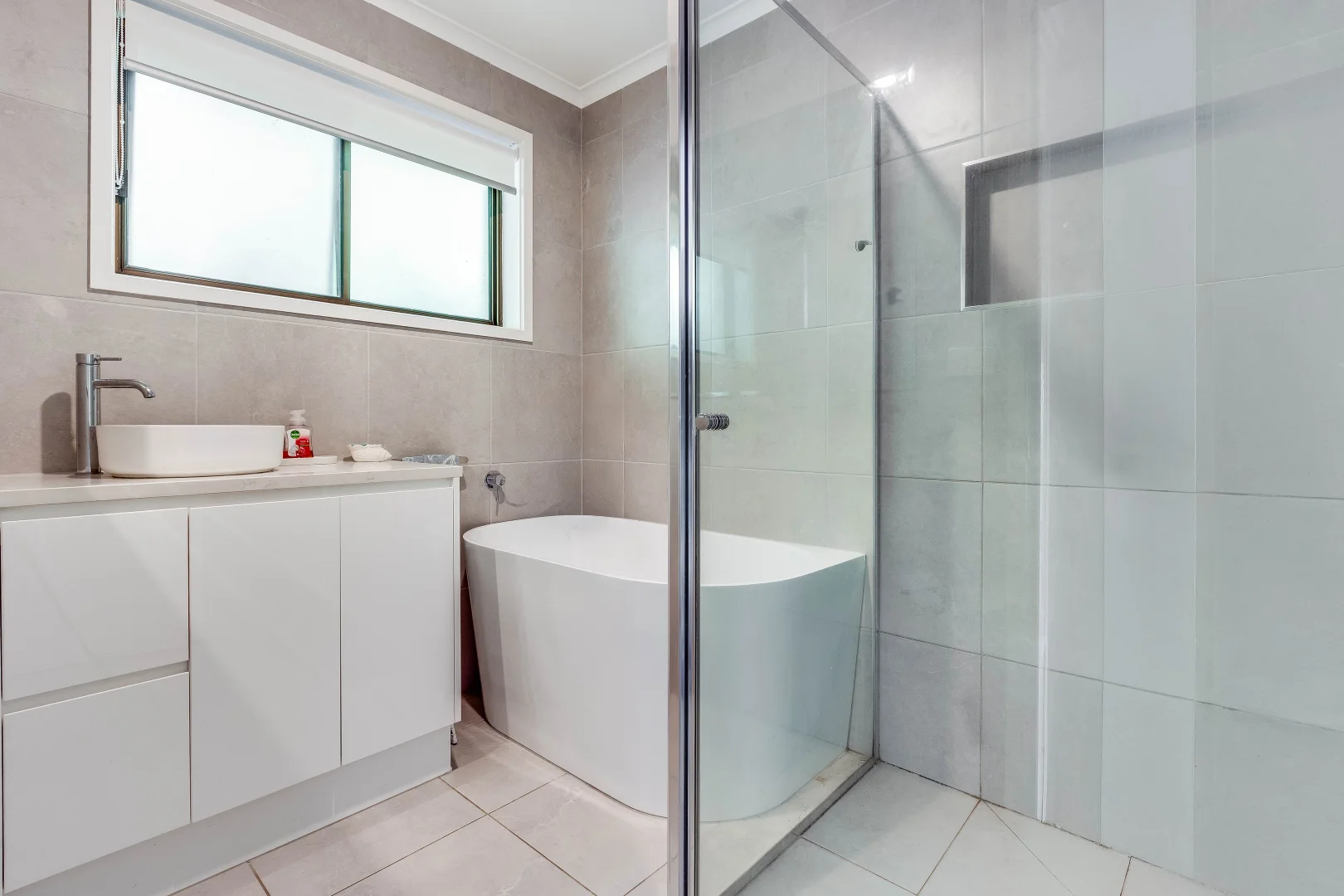Additional image 13 of 322 Bimbadeen Avenue, East Albury NSW 2640