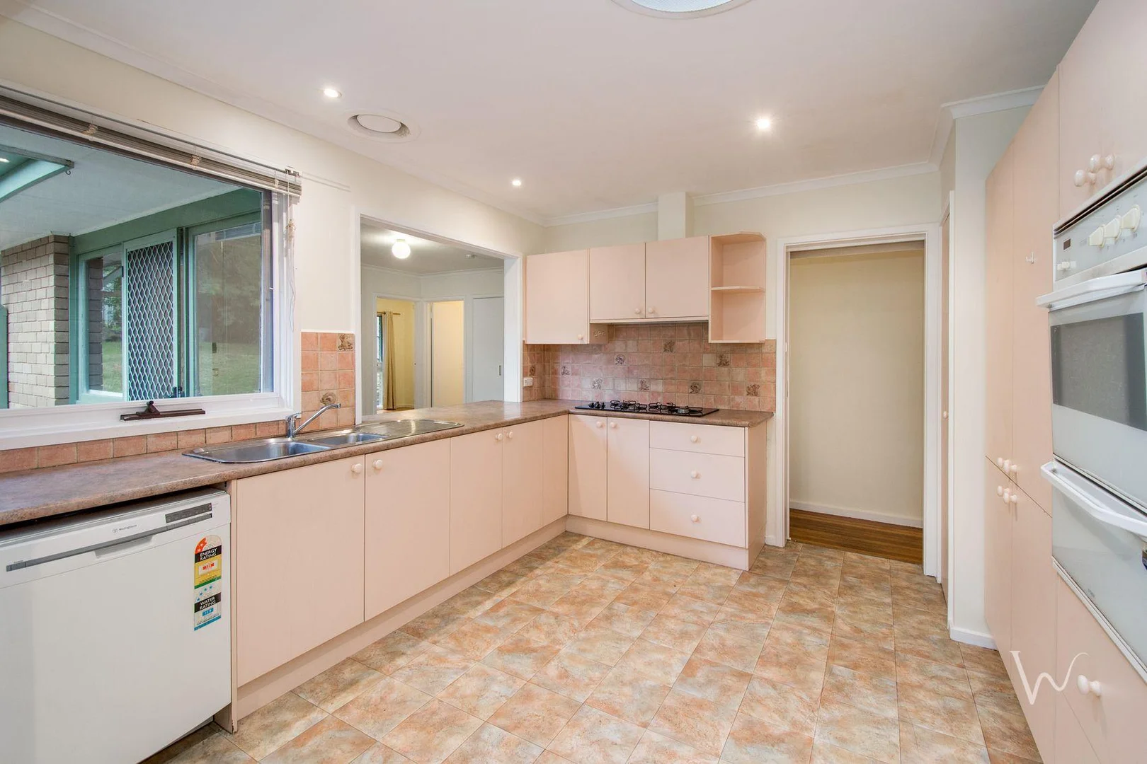 Additional image 4 of 18 Walter Street, Tecoma VIC 3160