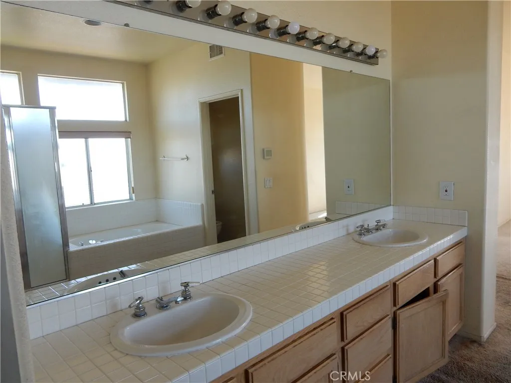 Additional image 43 of 2819 W Calle Celeste Dr, Rialto, CA 92377