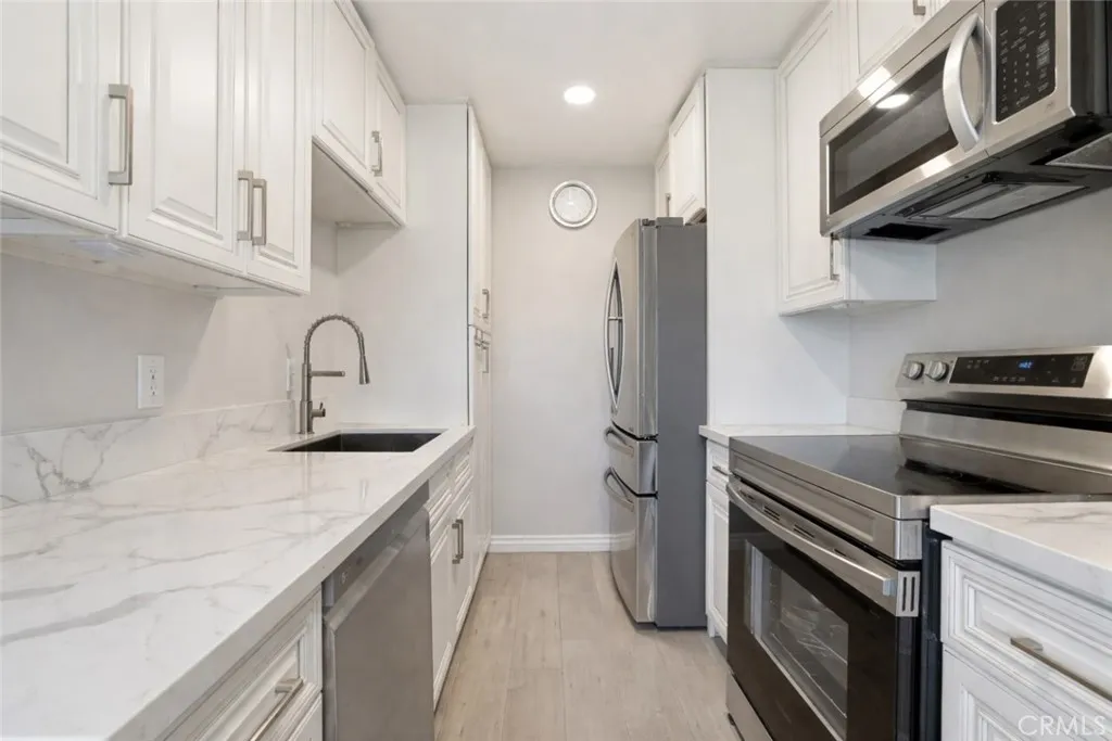 Additional image 8 of 121 Sinclair Avenue Unit 213, Glendale, CA 91206