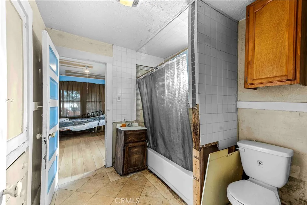 Additional image 9 of 225 E 67th St, Los Angeles, CA 90003