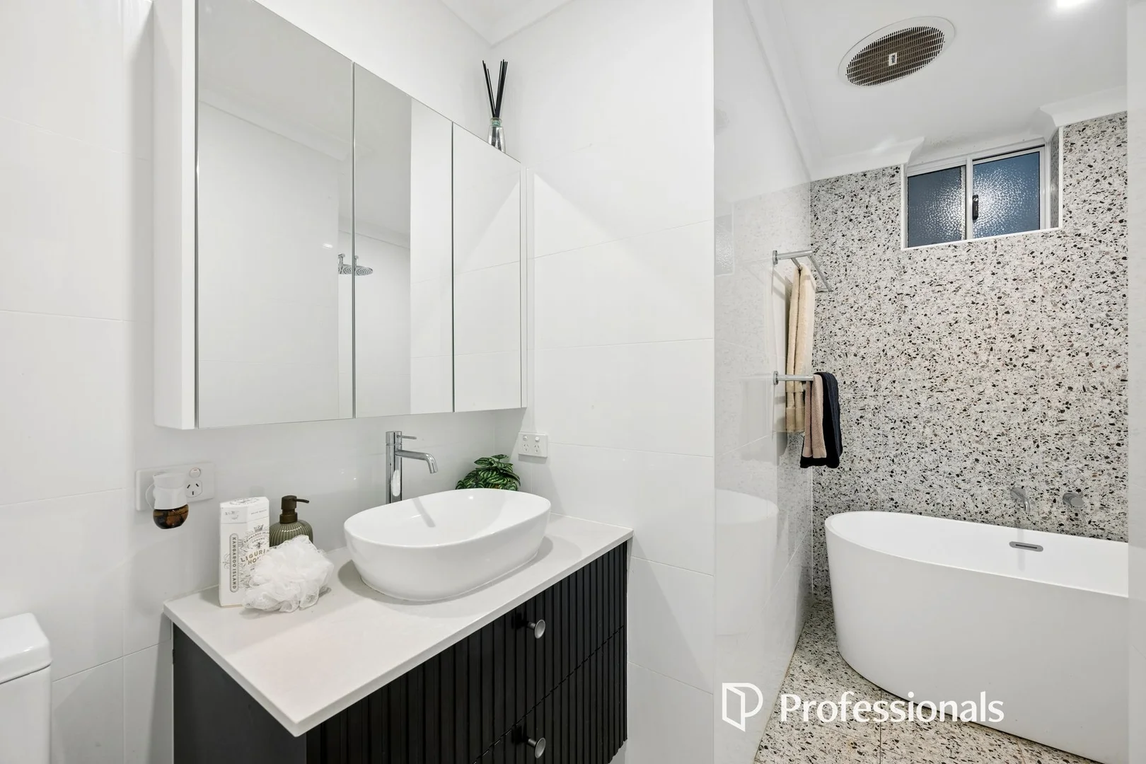 Additional image 24 of 1 High Peak Place, Lesmurdie WA 6076