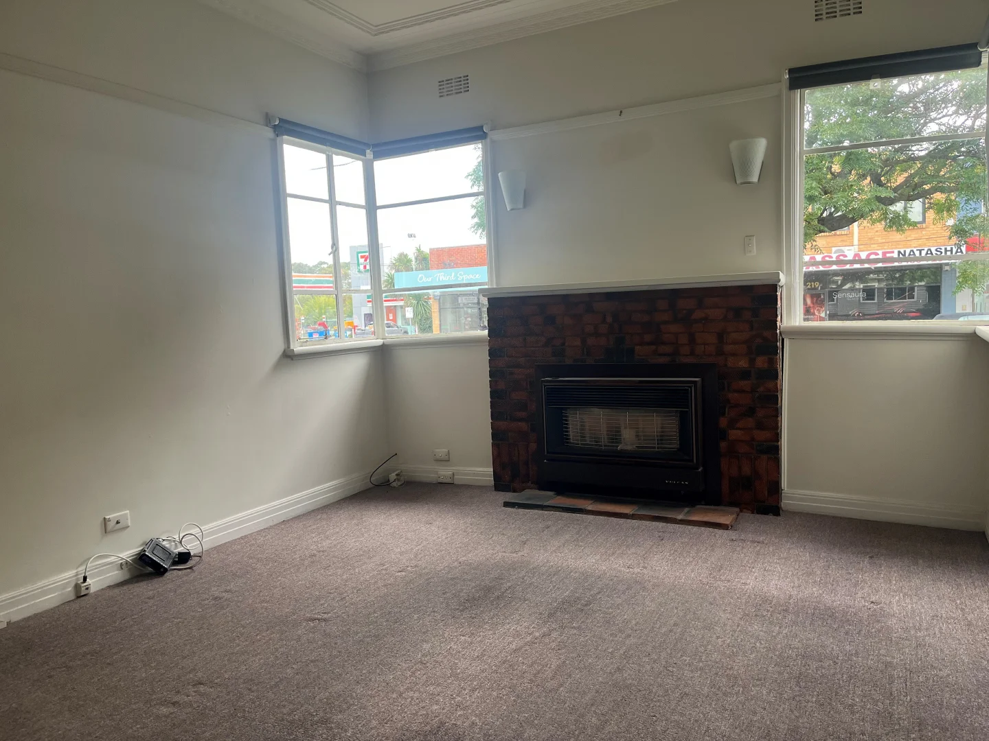 234 Tucker Rd, McKinnon VIC 3204 photo 2