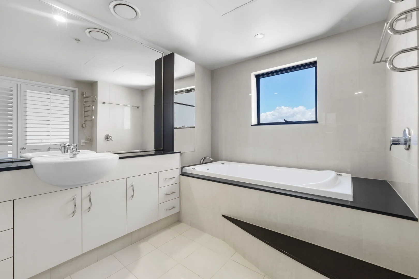 Additional image 31 of 1402/2865 Gold Coast Highway, Surfers Paradise QLD 4217