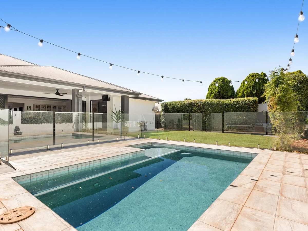 53 Wood Drive, Middle Ridge QLD 4350 photo 2