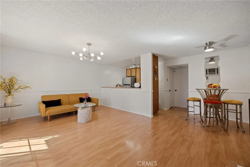 Additional image 4 of 20930 Parthenia St, Canoga Park, CA 91304