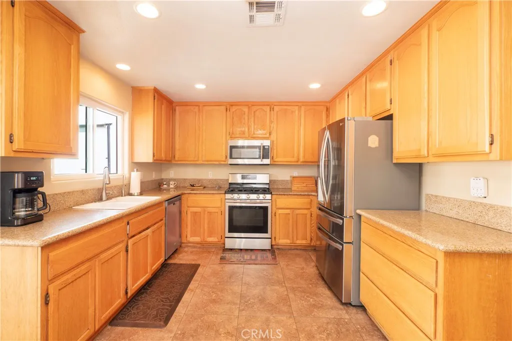 Additional image 6 of 987 N California Ave, Beaumont, CA 92223