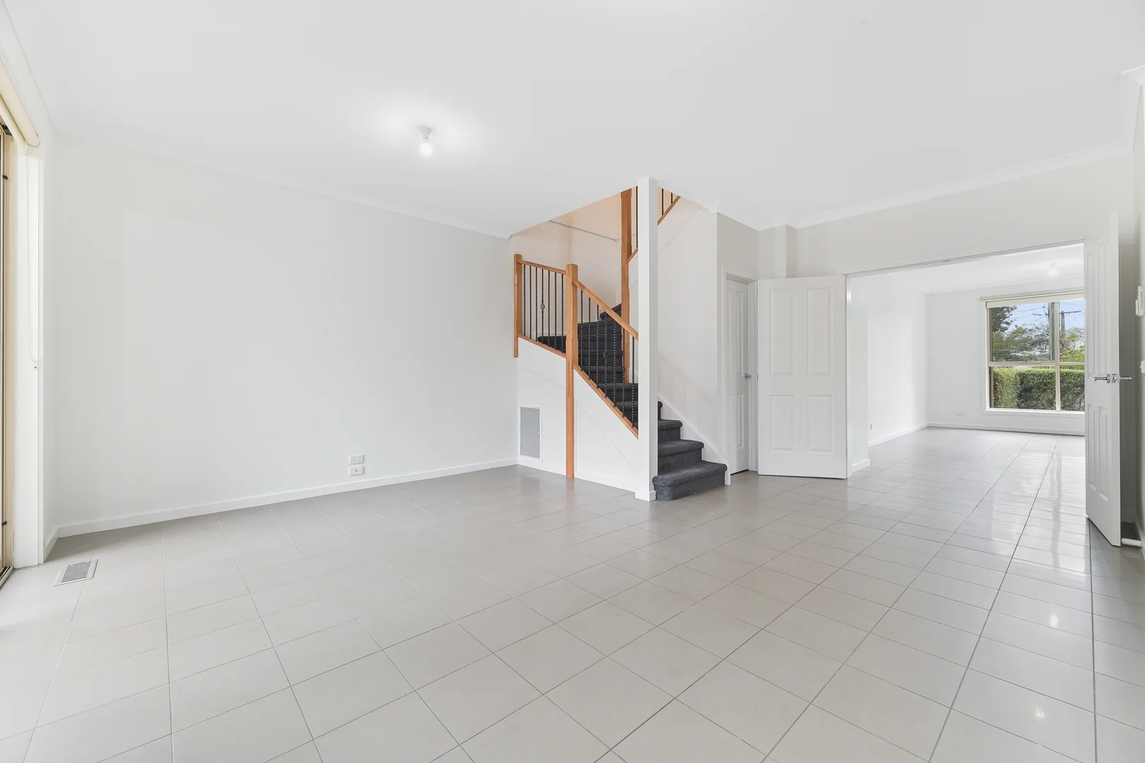 Additional image 4 of 2/5 Pine Tree Avenue, Glen Waverley VIC 3150