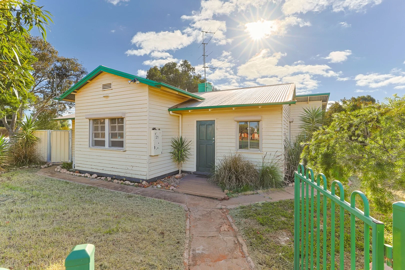 21 Main Avenue North, Merbein VIC 3505