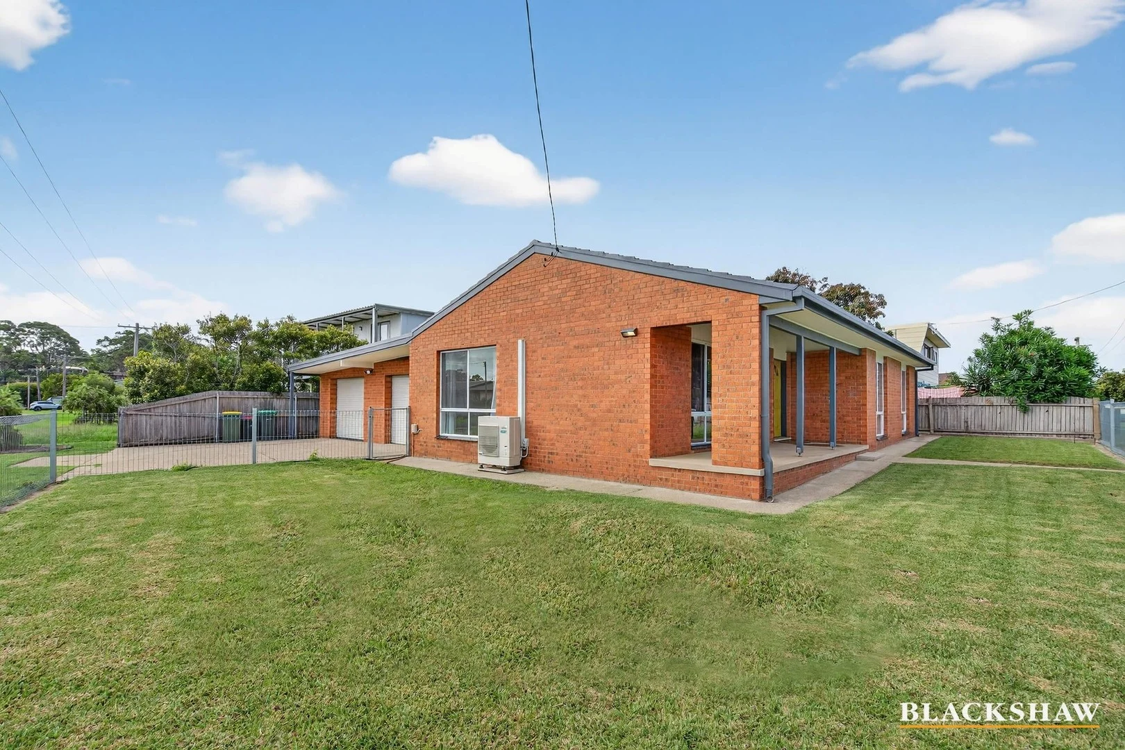 8 Barton Parade, Tomakin NSW 2537