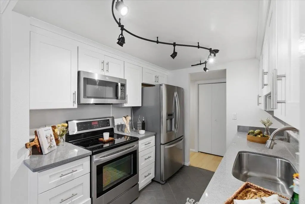 Additional image 34 of 333 Orange Avenue Unit 13, Coronado, CA 92118