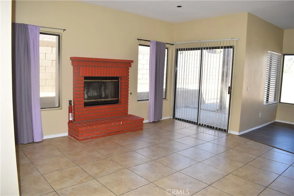 Additional image 36 of 325 Rainbow Ter, Palmdale, CA 93551