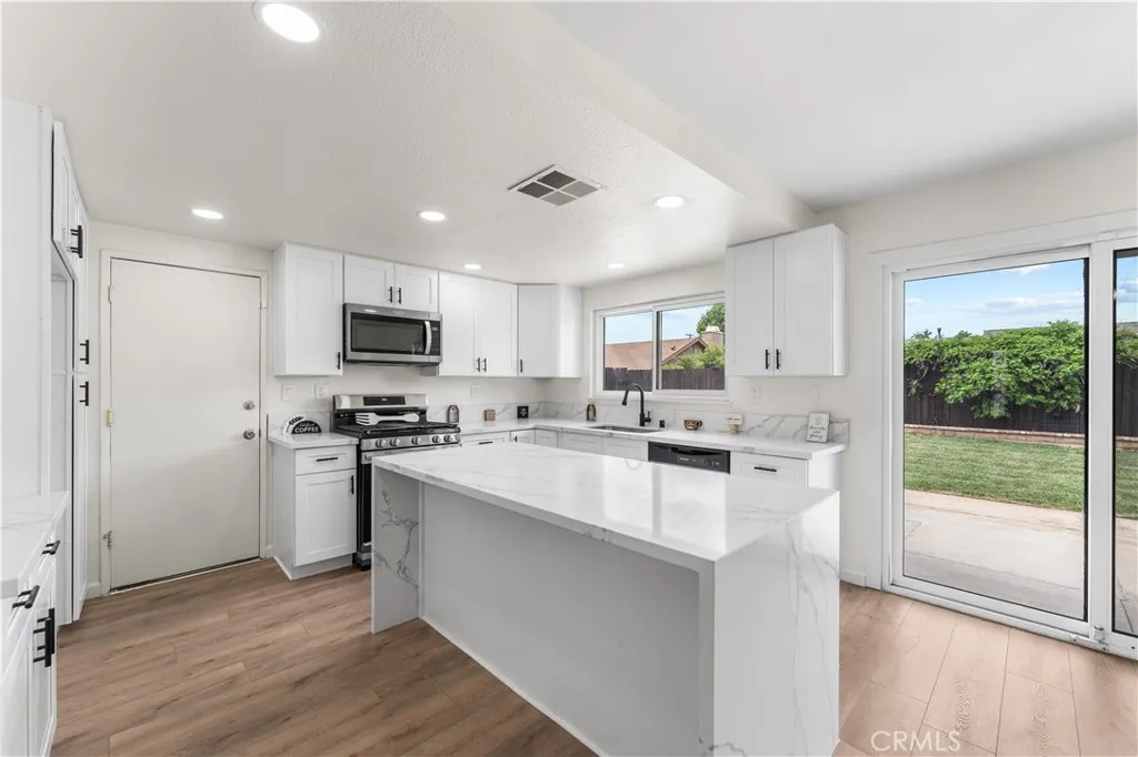 Additional image 10 of 37863 17th Street E, Palmdale, CA 93550