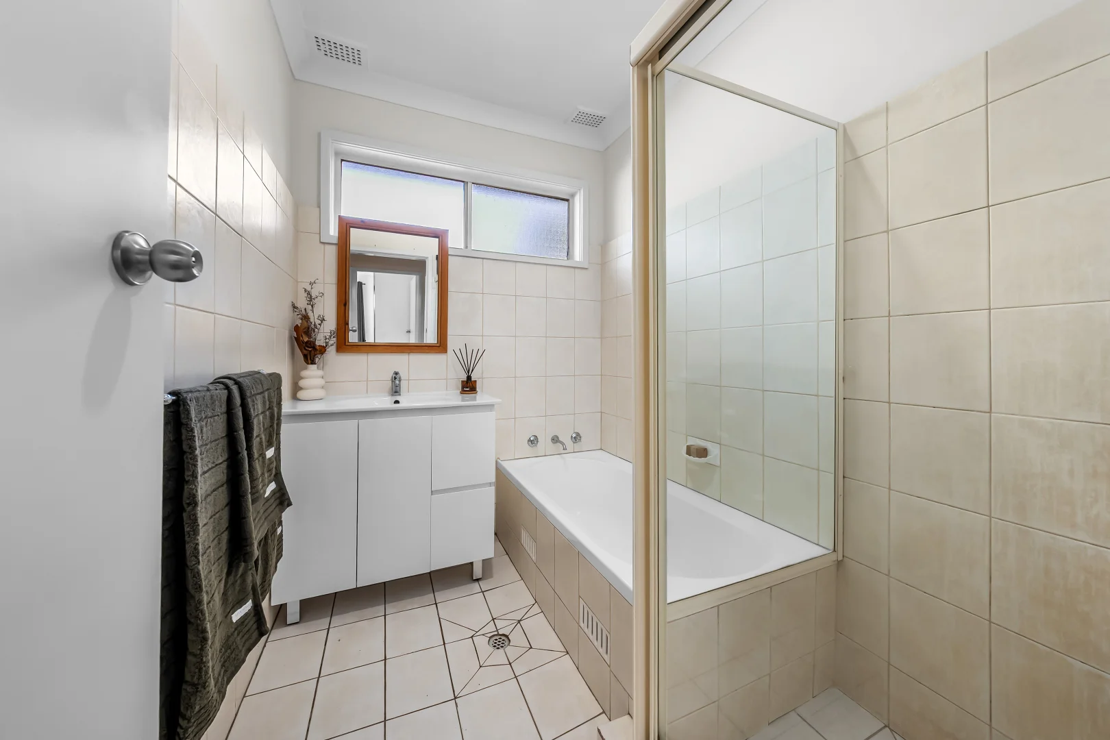 Additional image 10 of 18 Kananook Crescent, Belmont North NSW 2280