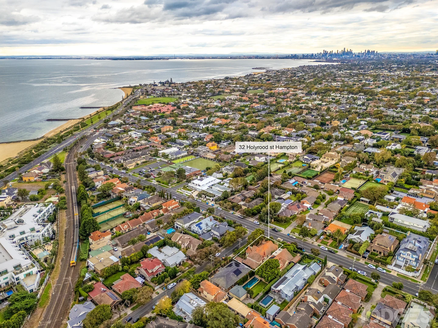 Additional image 20 of 32 Holyrood Street, Hampton VIC 3188
