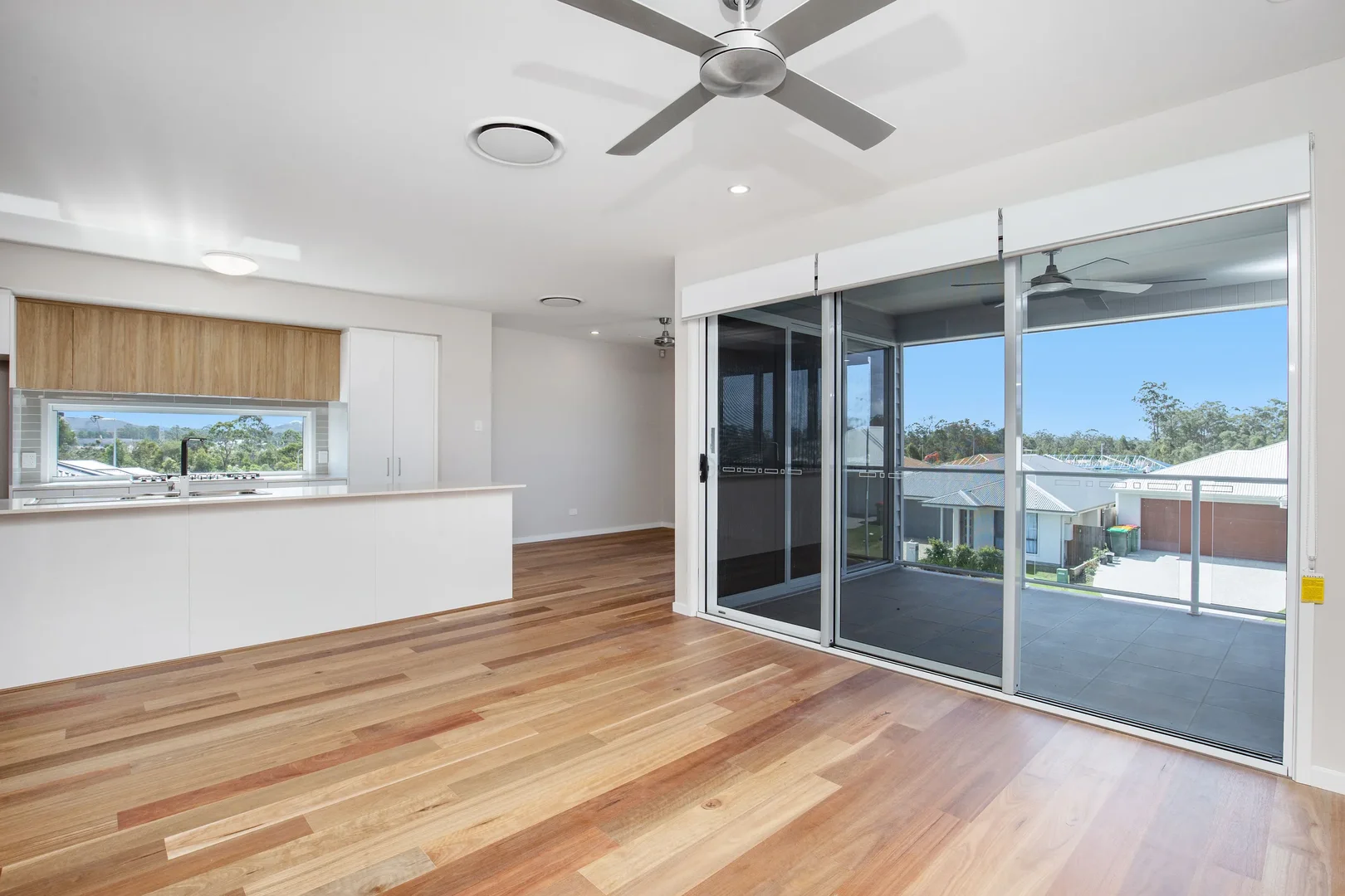 9 Neumann Dr, Yarrabilba QLD 4207 photo 4