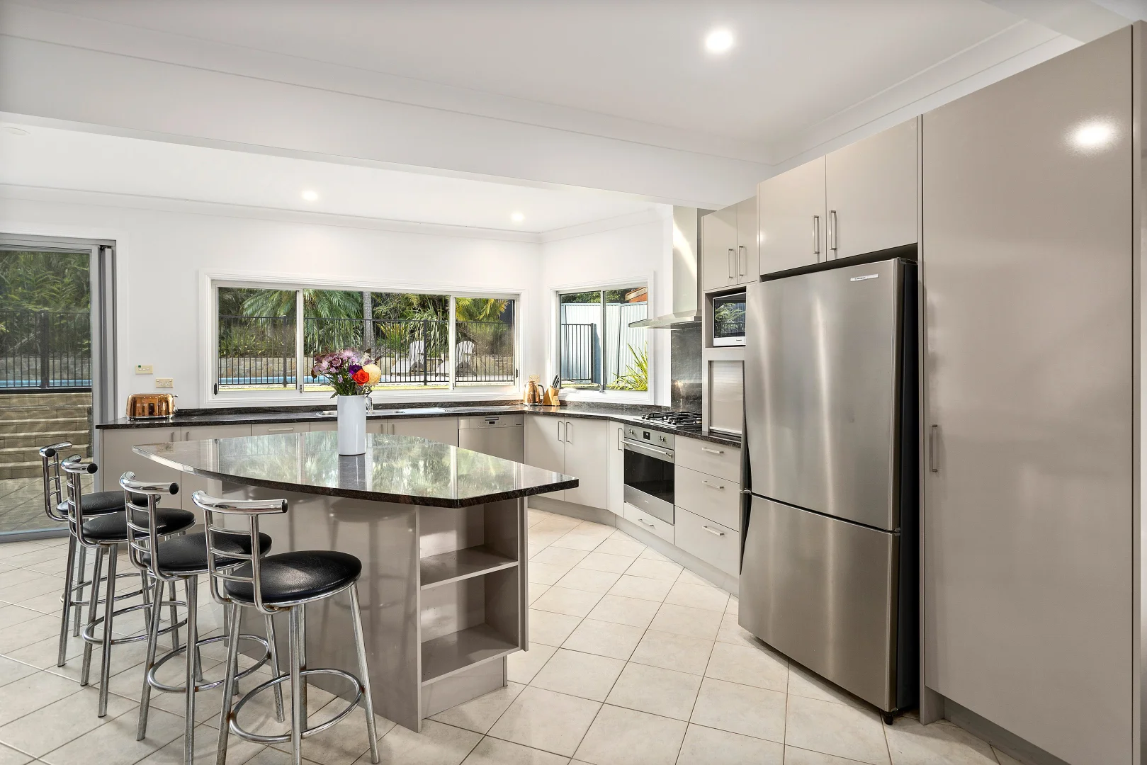 Additional image 2 of 18 Nioka Avenue, Keiraville NSW 2500