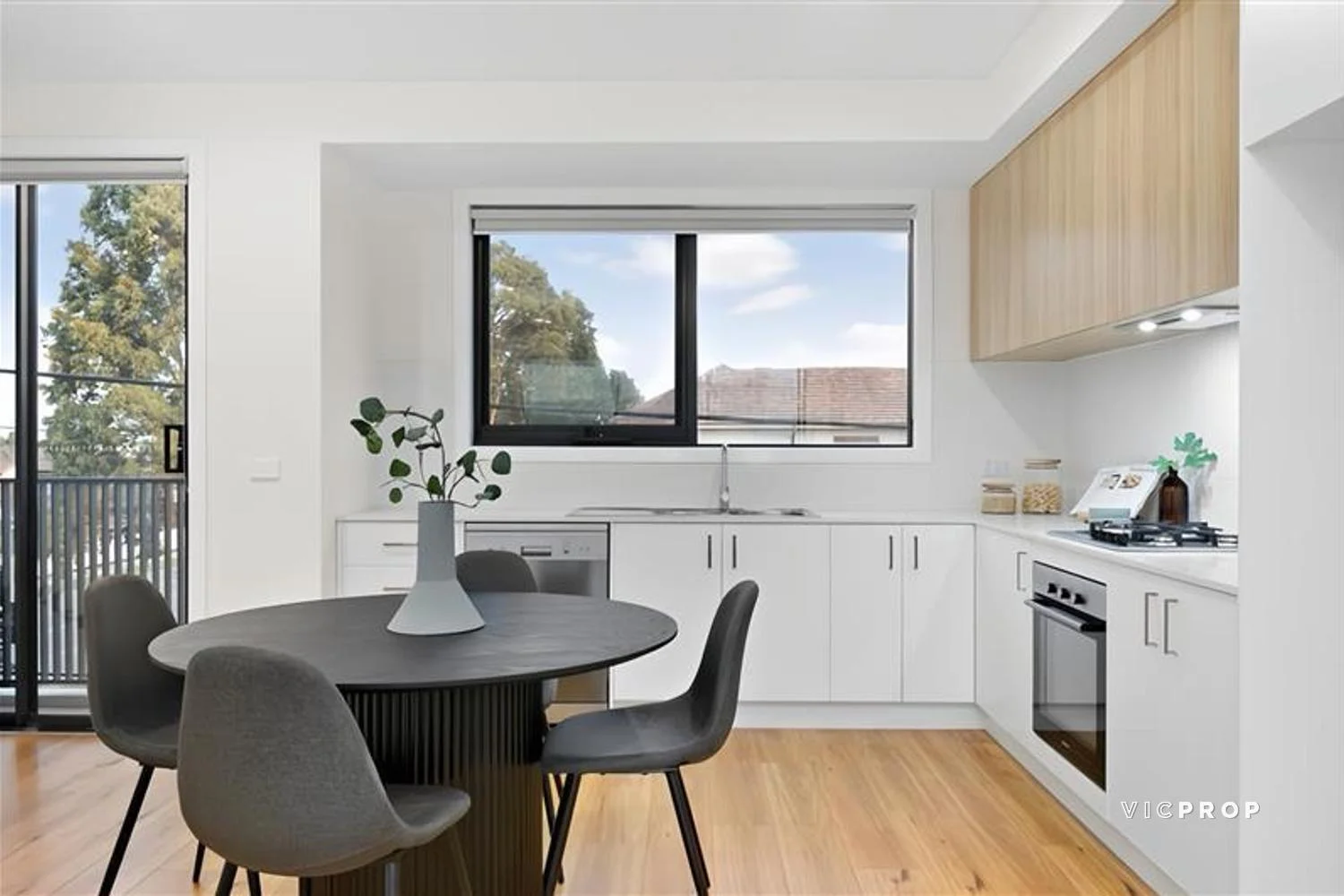 Additional image 8 of 98 Derby Road, Sunshine VIC 3020
