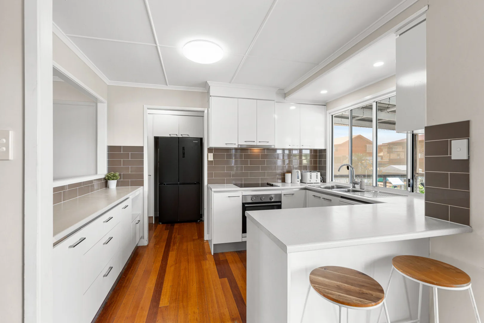 Additional image 3 of 14 Jayben Street, Wynnum West QLD 4178